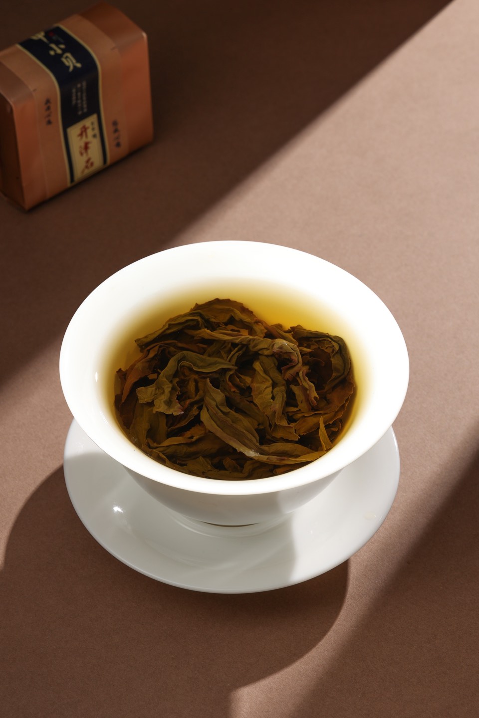 开津石冲泡后舒展的叶底